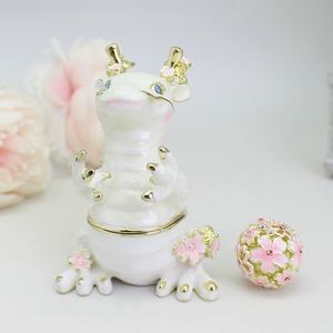 SHINNYGIFTS caja de baratija de Metal de dragón pintada a mano bola bordada decoración del hogar Almacenamiento de joyas de esmalte con bisagras para regalos de boda - Product Image 2