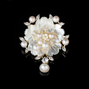 Flower Brooch Freshwater Pearl Imitation Shell Pearl Zinc Alloy Unisex Wedding Accessory - Product Image 4