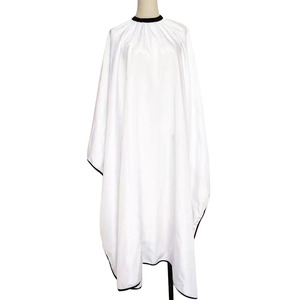 Cape de coiffure et de maquillage noire personnalisable, imperméable, confortable et élastique pour femmes, en polyester, faible MOQ - Product Image 1
