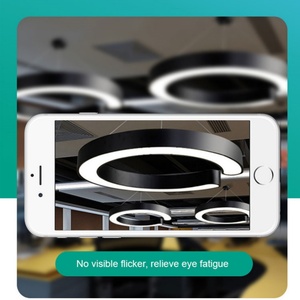 Lámpara Colgante Moderna Negra con Pantalla Acrílica en Forma de C - Product Image 6