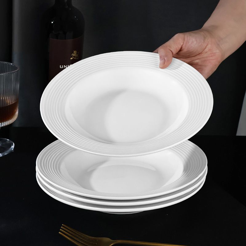 Quatre assiettes plates en forme de chapeau de paille à bord replié de 8,75 pouces