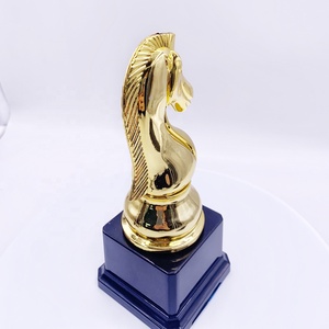 Adornos de trofeo de caballo dorado, adornos de ajedrez, muebles para el hogar de caballo de guerra - Product Image 6