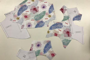 เครื่องพิมพ์อิงค์เจ็ทแบบซับลิเมชั่นด้วยน้ำ รุ่น Mimaki TS330-1600 สำหรับพิมพ์กางเกงโยคะและกางเกงกีฬา - Product Image 3