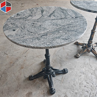 Table de café de style français avec base en laiton