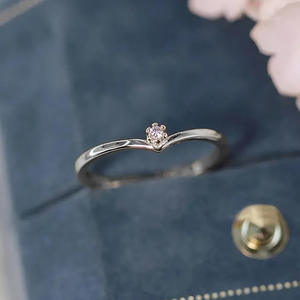 Anello da Donna T0526 in Oro Massiccio 18K con Diamante Taglio Brillante Rotondo Colore G Naturale, Anello di Fidanzamento Minimalista - Product Image 3