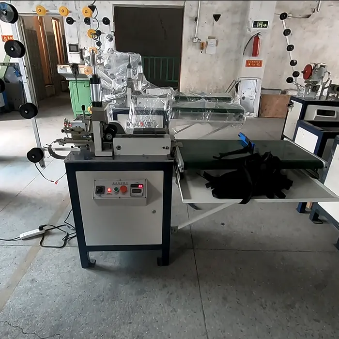 Volautomatische Snijrits Ultrasone Zigzagsnijder Delrin Plastic Ritssnijmachine Voor Closed-End Snijmachine