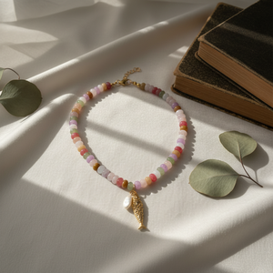 Collar Bohemio de Piedra Natural y Perla de Agua Dulce con Colgante de Pez de la Suerte - Product Image 4