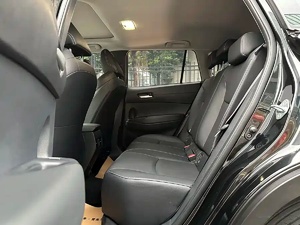 Toyota Frontlander 2.0L version luxe, voiture d'occasion 2023 en excellent état - Product Image 6