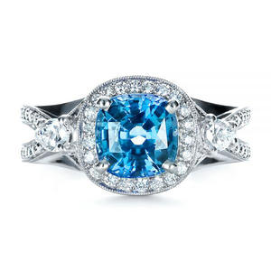 Anello F195 con Diamante in Oro Bianco, Taglio Cushion, Diamanti Naturali, Gioiello da Donna per Fidanzamento, Colore D - Product Image 4