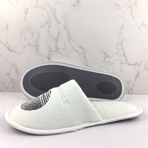 Suministros de cadena de hoteles de lujo personalizados, zapatillas desechables al por mayor, zapatillas desechables para invitados - Product Image 1