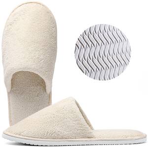 รองเท้าสลิปเปอร์แบบใช้แล้วทิ้งสำหรับโรงแรม น้ำหนักเบา ผลิตจากผ้ากำมะหยี่  สำหรับทุกเพศ  กันลื่น นุ่มสบาย ทำจากวัสดุ EVA เหมาะสำหรับฤดูใบไม้ผลิและฤดูร้อน  ด้านบนเป็นผ้าเทอร์รี่ - Product Image 2