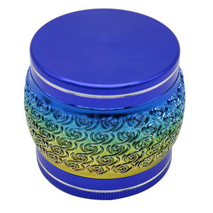 Grinder per Erbe Aromatiche Personalizzato con Logo, 71mm, 4 Strati, in Lega di Alluminio con Incisioni Laterali, per Tabacco e Fumo - Product Image 2