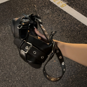 Bolso de Hombro Tipo Dumpling Negro y Marrón Vintage con Cierre de Cremallera y Correa Única para Uso Diario Verano 2026 - Product Image 3