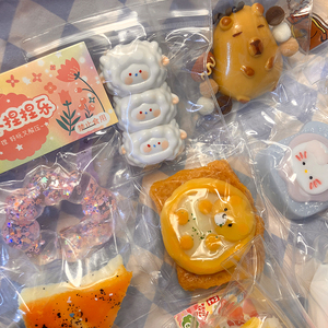 ของเล่นพลาสติกจำลองแบบขายส่ง สำหรับผู้ชายและผู้หญิง ใช้เพื่อคลายเครียด ปรับแต่งได้ พร้อมของเล่นติดกาวนุ่ม ผลิตในเวียดนาม - Product Image 4