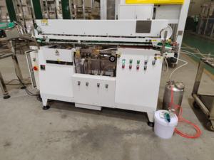 Machine d'étiquetage de colle thermofusible en conserve de <span class=keywords><strong>viande</strong></span> de déjeuner pour le <span class=keywords><strong>bison</strong></span> et le pain de <span class=keywords><strong>viande</strong></span> - Product Image 3