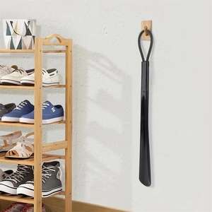เครื่องมือยกรองเท้าพลาสติกน้ำหนักเบาแตรยาวสำหรับเด็กดีไซน์ตะขอโค้ง - Product Image 2