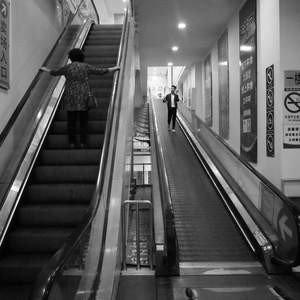 مسافات فولاذية حديثة للمطارات والفنادق ومحلات السوبر ماركت والحدائق والمناطق السكنية-ممر متحرك لاستخدام القاعات والشقق - Product Image 5