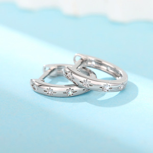 Orecchini a Stella per Donne, Accessorio Semplice per Uso Quotidiano, Gioiello di Moda per Outfit - Product Image 6