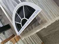 Fenêtre à battant en PVC à arche courbe, profilé vinyle à économie d'énergie, verre trempé, résistant aux intempéries, décoration extérieure méditerranéenne