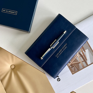 Dễ thương mini A7 Vòng chất kết dính máy tính xách tay chất lượng cao PU da Tạp Chí với biểu tượng tùy chỉnh Loose-Leaf Nhật Ký + Bút khe cắm cho cô gái và phụ nữ - Product Image 2