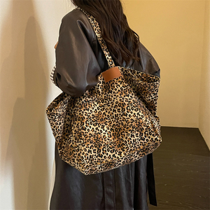 <span class=keywords><strong>Sac</strong></span> fourre-tout pour femme <span class=keywords><strong>à</strong></span> imprimé léopard, grande capacité, <span class=keywords><strong>sac</strong></span> <span class=keywords><strong>à</strong></span> bandoulière avec des matériaux écologiques européens, <span class=keywords><strong>sac</strong></span> <span class=keywords><strong>à</strong></span> <span class=keywords><strong>main</strong></span> de luxe durable - Product Image 3