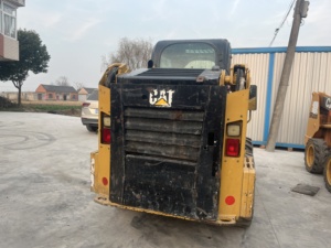 รถตักล้อยางขนาดเล็ก CAT 236D รุ่น SR200 น้ำหนักบรรทุก 3 ตัน เครื่องยนต์คัมมินส์ มือสอง - Product Image 4