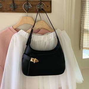 Black Underarm Bag With <b>Lock</b> Decoration Medium To Hard Spring 2023 Everyday Outfits Women's Shoulder Bag - Product Image 1