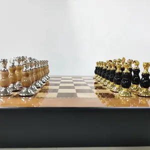 लक्जरी धातु सोने और नकल लकड़ी-शतरंज टुकड़े उच्च-गुणवत्ता पेशेवर शतरंज धातु खेल सेट