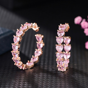 Orecchini a Cerchio Grandi a Forma di Cuore Rosa per Donne, Design Versatile e Dolce, Gioielli alla Moda - Product Image 2