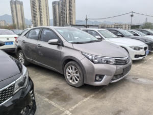Toyota Corolla 2014 Usado, 1.6L CVT GL-i - Interior Espacioso, Asientos de Cuero, Ahorro de Combustible, Ideal para Uso Personal y Comercial - Product Image 5