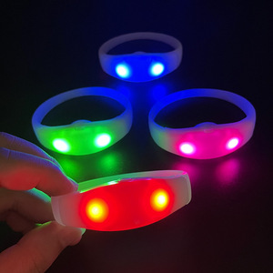 Concert Hot Item 15 Colors LED Remote Bracelet Silicone Remote Control Wristband Support Party Supplies