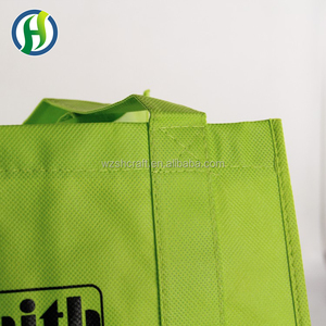 Sacs shopping réutilisables en tissu non tissé écologique, pliables, personnalisables avec logo imprimé, sacs vierges en non-tissé vert. - Product Image 3