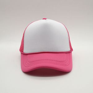 Casquette de golf unisexe à séchage rapide, style trucker en maille, résistante à l'eau, avec caractéristiques en tissu éponge et jersey - Product Image 4
