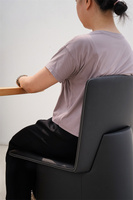 Offre Spéciale luxe russe pin bois Eco cuir dîner chaises avec roues confortable chaise de salle à manger en bois massif