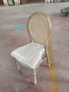 Chaise de salle à manger de <span class=keywords><strong>mariage</strong></span> de rotin en osier de canne empilable en bois de bouleau antique rustique de <span class=keywords><strong>vignoble</strong></span> - Product Image 5