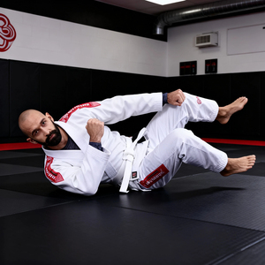 Set <span class=keywords><strong>Kimono</strong></span> BJJ <span class=keywords><strong>per</strong></span> Bambini - Include <span class=keywords><strong>Cintura</strong></span> e Rashguard <span class=keywords><strong>per</strong></span> Giovani Arti Marziali che Iniziano <span class=keywords><strong>il</strong></span> Jiu Jitsu - Product Image 3