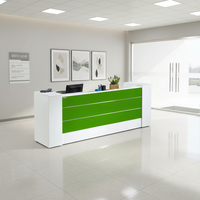 Comptoir de réception moderne pour hôtel, hôpital, centre commercial - Table carrée durable à finition brillante avec barre de caisse enregistreuse