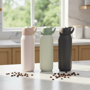 Bottiglia Termica Sportiva in Acciaio Inox da 750ml (18 oz) con Coperchio Scorrevole in Silicone, Isolamento Sottovuoto e Manico - Product Image 1