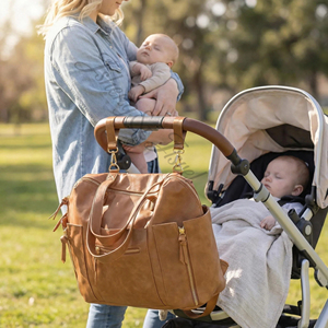 กระเป๋าผ้าอ้อมแบบ 3-in-1 สะพายหลังได้ สายรัดเข้ากับรถเข็นเด็ก ความจุ 20-35 ลิตร กันน้ำ ทำจากวัสดุ PU กระเป๋าเดินทางสำหรับเด็ก ช่องเก็บของแบบมีฉนวน สายคล้อง<span class=keywords><strong>มือ</strong></span> สำหรับคุณแม่และคุณพ่อ - Product Image 1