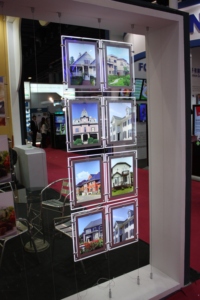 กล่องไฟคริสตัลสำหรับแสดงที่หน้าต่างร้านอาหารแบบแขวน - Product Image 3