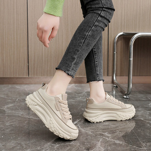 รองเท้าผ้าใบผู้หญิงสไตล์ใหม่แบบ Color-Blocking พื้นหนาเพิ่มความสูง หนังแท้ แฟชั่นสไตล์เกาหลี เหมาะสำหรับเดิน - Product Image 5