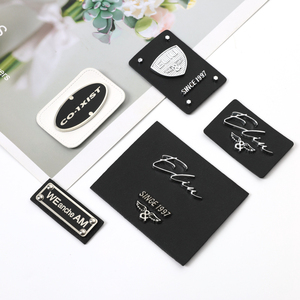 Etiquetas Metálicas 3D de Aleación para Ropa, Logotipo Grabado Personalizado, Etiquetas Pequeñas para Bolsos de Traje de Baño, Transferencias Plegables con Logotipo de Marca - Product Image 3