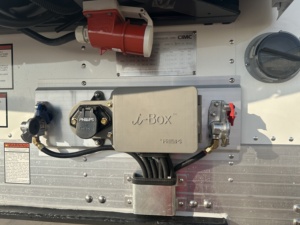 Fabbrica diretta 3 assi chiuso trasporto merci 13m furgone secco Box semirimorchi commerciali per la vendita buon prezzo e qualità - Product Image 4