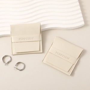 Bolsa de Joyería de Cuero PU de Alta Calidad, Bolsa de Joyería Hecha a Mano, Bolsas de Embalaje para Aretes y Collares con Logotipo Personalizado - Product Image 6