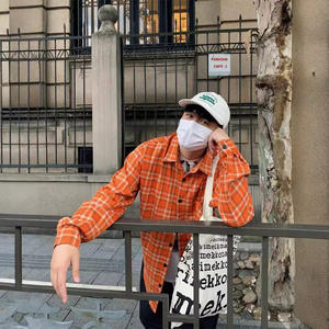 Camiseta de Tirantes de Primavera para Hombre, Estilo Inglés, con Cuadrícula Naranja, de Satén Elástico, de Manga Larga, Casual, de Nicho, que Realza la Apariencia, Estilo Urbano, de la Colección American Old School - Product Image 6