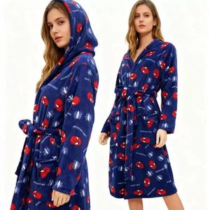 Pigiama <span class=keywords><strong>da</strong></span> Donna con Motivi Cartoon, Vestaglia Supereroe Spider a Maniche Lunghe, Lunghezza al Ginocchio, Accappatoio Spesso con Cappuccio in Flanella - Product Image 1