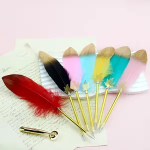 Ensemble de plumes <span class=keywords><strong>d</strong></span>'autruche rétro personnalisées avec encre dorée, cadeau mignon de <span class=keywords><strong>calligraphie</strong></span> <span class=keywords><strong>d</strong></span>'<span class=keywords><strong>oie</strong></span> pour les filles pour les fêtes - Product Image 1