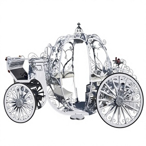 Carrosse de Cendrillon style citrouille pour décorations de mariage, inspiré du thème des mariages indiens - Product Image 1
