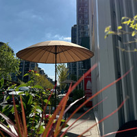 Parasol rotatif en fer et fibre de verre pour maisons d'hôtes, hôtels, cours extérieures, balcons, terrasses, et stands de style rétro chinois
