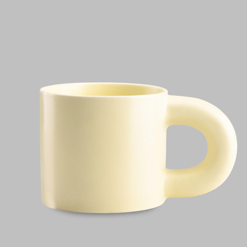 ถ้วยสีขาวนู้ดเงางาม